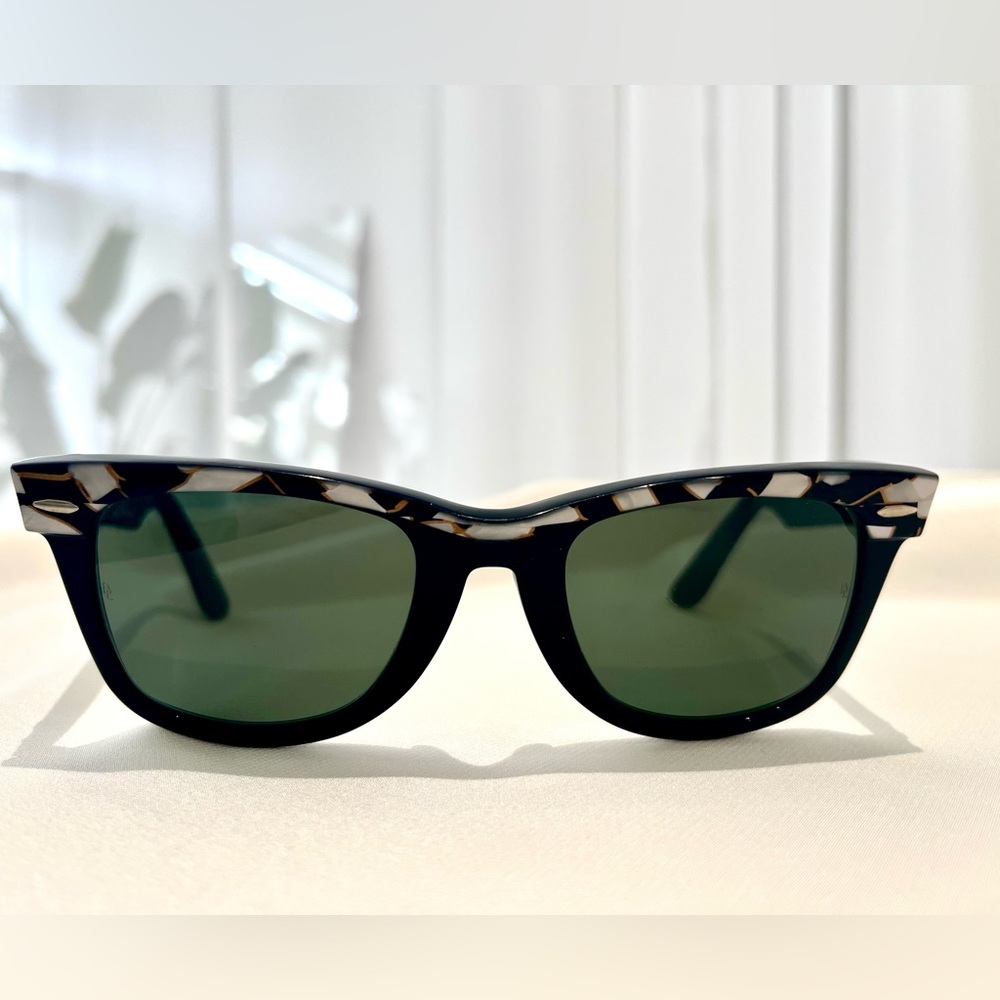 Vintage Ray-Ban Wayfarer Sunglasses 1980s